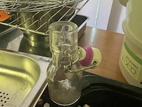 1 bak met kleinje flesjes - afbeelding 4 van  4