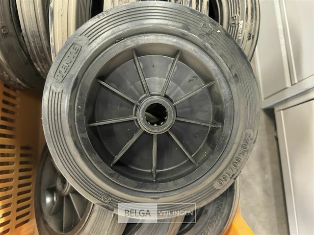 1 bak met wielen ø 25cm ± 11 stuks - afbeelding 2 van  2