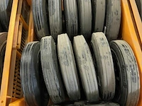 1 bak met wielen ø 25cm ± 13 stuks - afbeelding 1 van  2