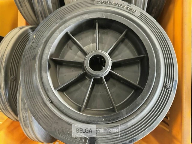 1 bak met wielen ø 25cm ± 13 stuks - afbeelding 3 van  3
