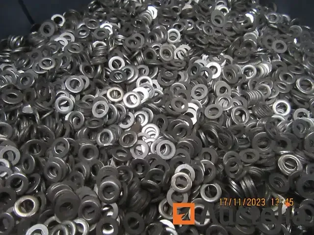 1 bak van +/-10kg ringen - afbeelding 1 van  4