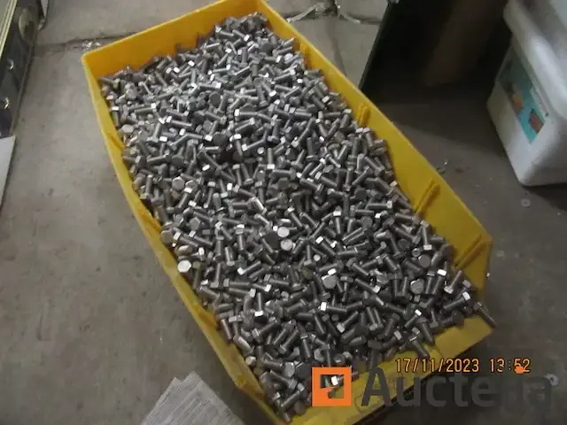 1 bak van bolts 8mmx 20mm - afbeelding 1 van  4