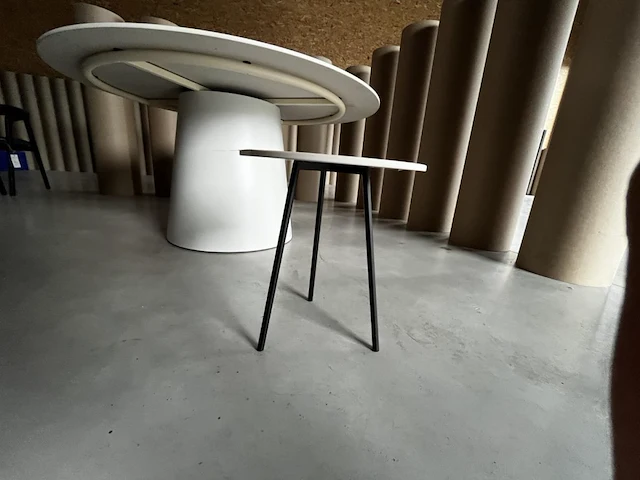 1 bijzettafel rond - afbeelding 2 van  3