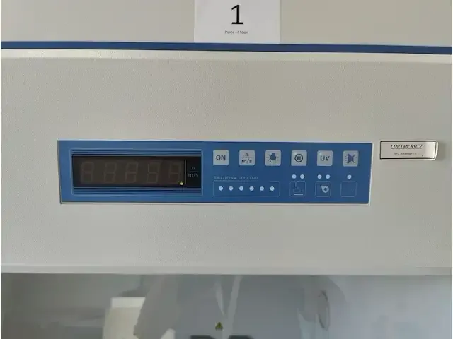 1 biologische veiligheidscabines thermo scientific msc-advantage 1.2 np:€ 8800 - afbeelding 5 van  9