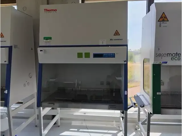 1 biologische veiligheidscabines thermo scientific msc-advantage 1.2 np:€ 8800 - afbeelding 1 van  7