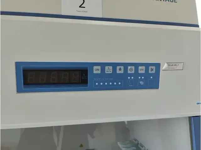 1 biologische veiligheidscabines thermo scientific msc-advantage 1.2 np:€ 8800 - afbeelding 4 van  7