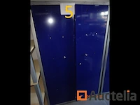 1 blauwe kleur metaal kast met twee deuren 90/45/150