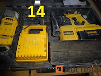1 boormachine op accu, in de originele doos, merk dewalt li lon, 36 volt, met accu en oplader en 2 doornen - afbeelding 2 van  2