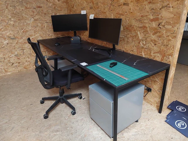 1 (bureau) tafel - afbeelding 1 van  6