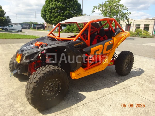 1 can am buggy, type maverick xfc turbo, draaiende motor - afbeelding 1 van  24