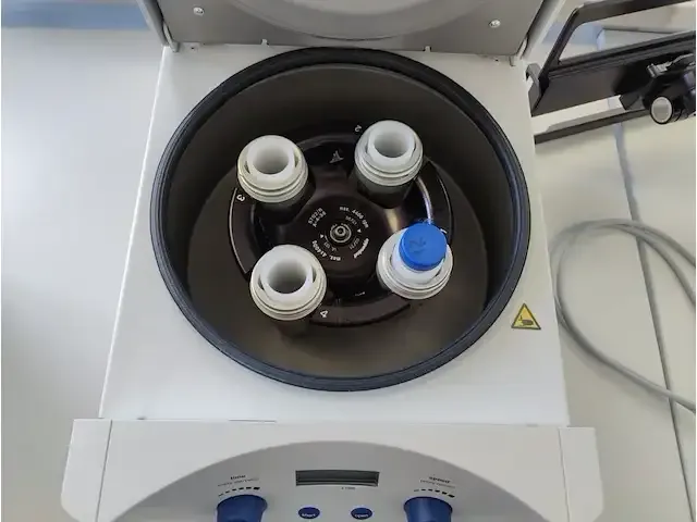 1 centrifuge eppendorf 5702 np: € 4500 - afbeelding 3 van  8