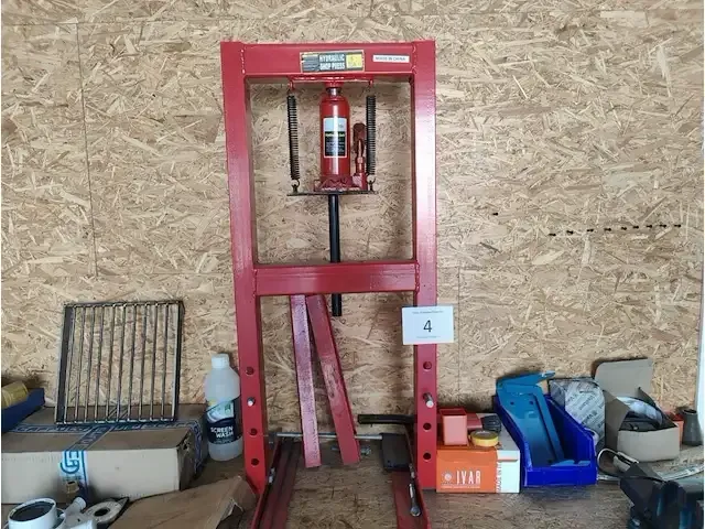 1 compacte magazijnpers nn - afbeelding 1 van  6