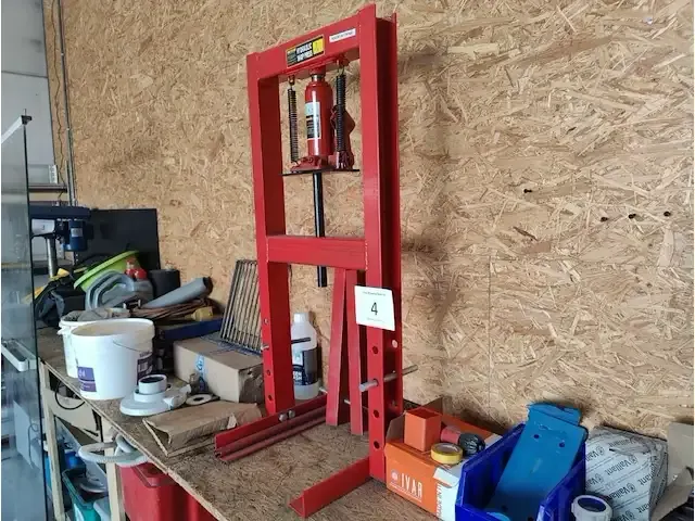 1 compacte magazijnpers nn - afbeelding 2 van  6