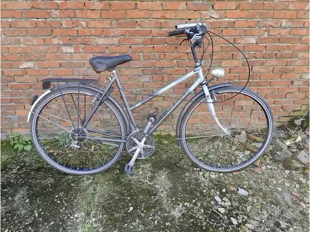 1 damesfiets gazelle - afbeelding 1 van  2