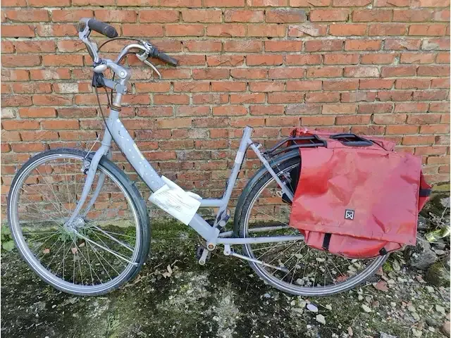 1 damesfiets - afbeelding 2 van  2