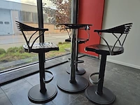 1 design hoge tafel met 3 bijhorende barstoelen origlia aria - afbeelding 1 van  5