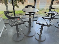 1 design hoge tafel met 3 bijhorende barstoelen origlia aria