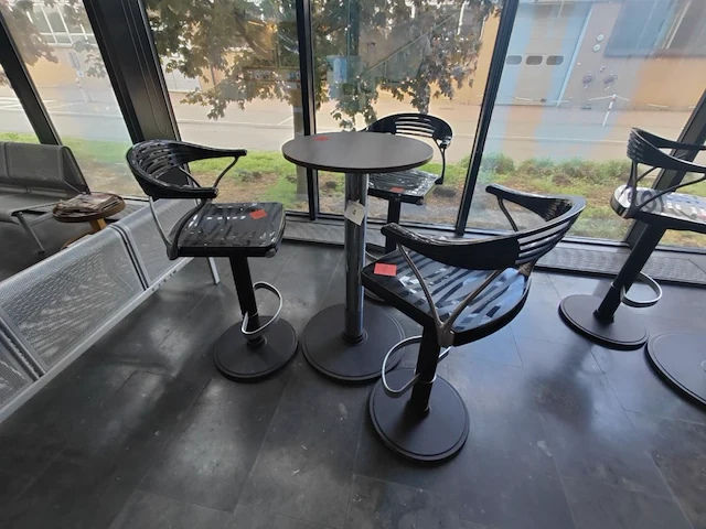 1 design hoge tafel met 3 bijhorende barstoelen origlia aria - afbeelding 5 van  5