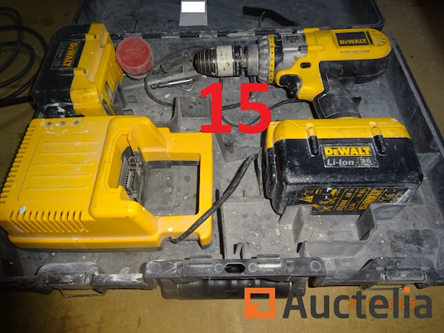 1 dewalt 36 volt accu-boorstatief met 2 accu's en oplader - afbeelding 1 van  2