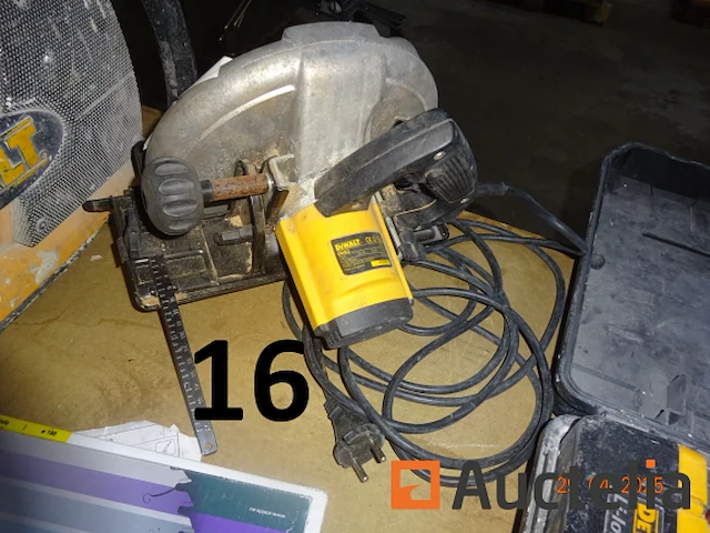1 dewalt dw62 cirkelzaag - afbeelding 2 van  5