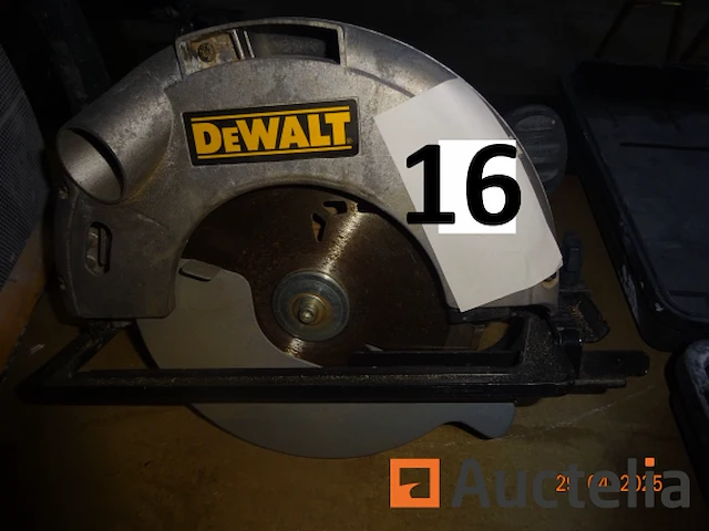 1 dewalt dw62 cirkelzaag - afbeelding 4 van  5