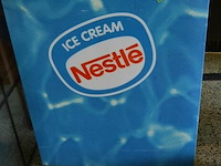 1 diepvrieskist ice cream nestle 220v - afbeelding 1 van  4