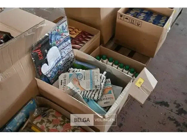 1 doos vochtige doeken + deel veegdoeken voor in keuken - afbeelding 2 van  3