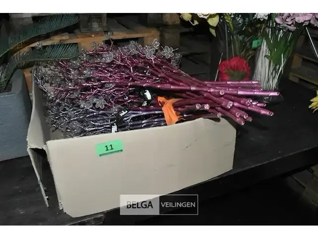 1 ds met kunstbloemen - afbeelding 1 van  1