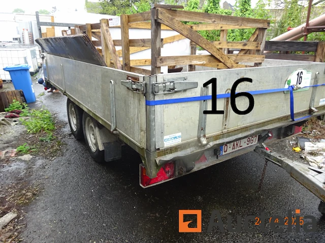 1 dubbelassige aanhangwagen, kantelbaar, elektromotor, 4-zijdig opklapbaar, chassis 194557001, afm. lengte 3m65/breedte 2m/zijhoogte 40cm/dissel lengte 1m60, geregistreerd qak 967. aanhanger verkocht met zijn inhoud inclusief drie houten bakken - afbeelding 3 van  7