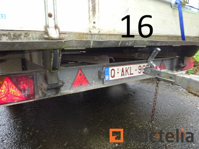 1 dubbelassige aanhangwagen, kantelbaar, elektromotor, 4-zijdig opklapbaar, chassis 194557001, afm. lengte 3m65/breedte 2m/zijhoogte 40cm/dissel lengte 1m60, geregistreerd qak 967. aanhanger verkocht met zijn inhoud inclusief drie houten bakken - afbeelding 4 van  7