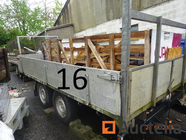1 dubbelassige aanhangwagen, kantelbaar, elektromotor, 4-zijdig opklapbaar, chassis 194557001, afm. lengte 3m65/breedte 2m/zijhoogte 40cm/dissel lengte 1m60, geregistreerd qak 967. aanhanger verkocht met zijn inhoud inclusief drie houten bakken - afbeelding 6 van  7