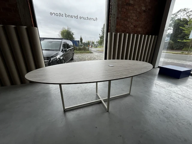 1 eettafel ovaal - afbeelding 1 van  4