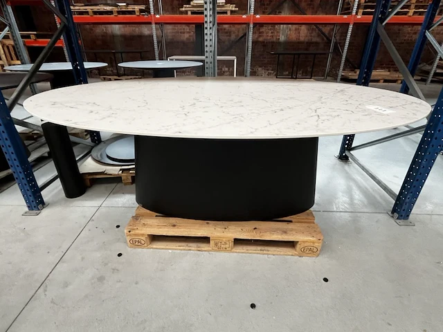 1 eettafel ovaal - afbeelding 1 van  3