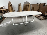1 eettafel ovaal - afbeelding 1 van  3