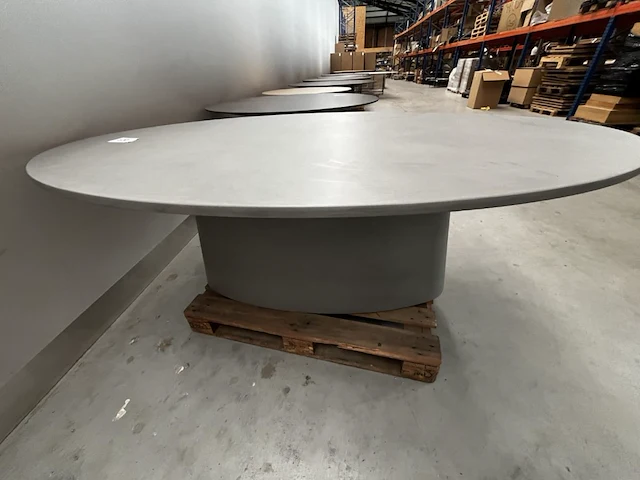 1 eettafel ovaal - afbeelding 1 van  3