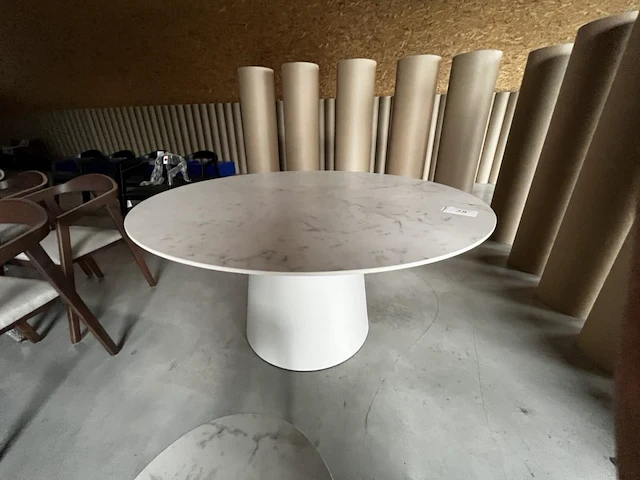1 eettafel rond - afbeelding 1 van  3