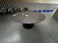 1 eettafel rond - afbeelding 1 van  4