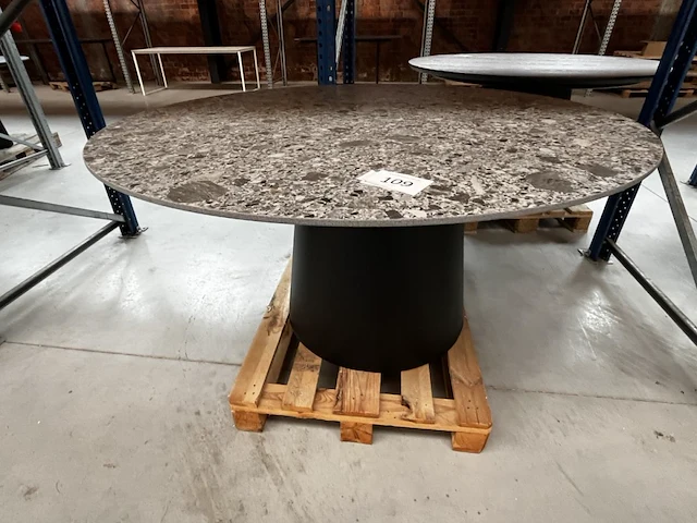 1 eettafel rond - afbeelding 1 van  3