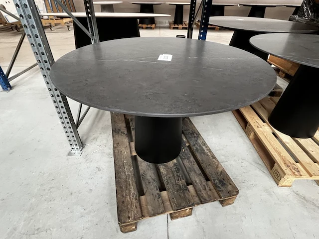 1 eettafel rond - afbeelding 1 van  3