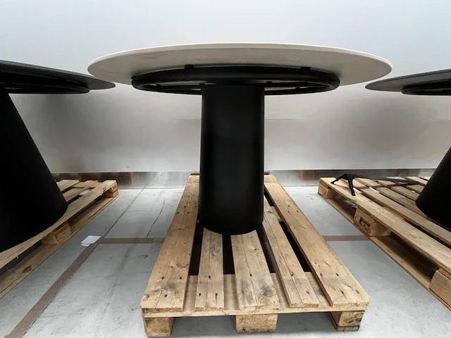 1 eettafel rond - afbeelding 2 van  3