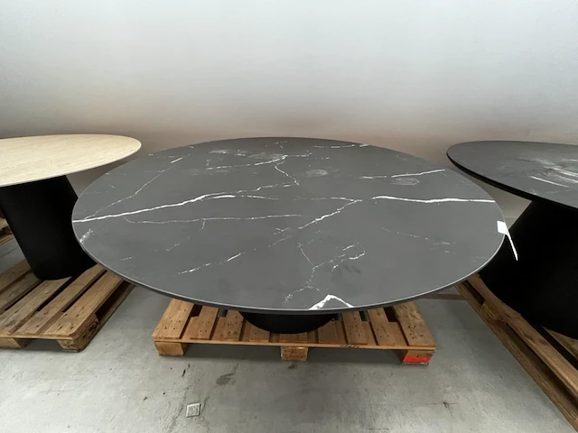 1 eettafel rond - afbeelding 3 van  3