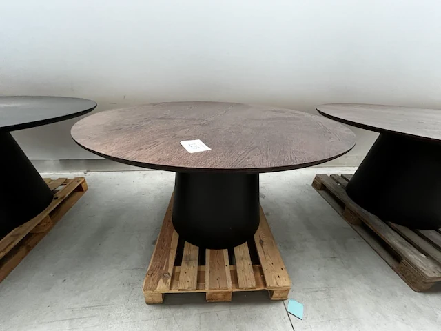 1 eettafel rond - afbeelding 1 van  3