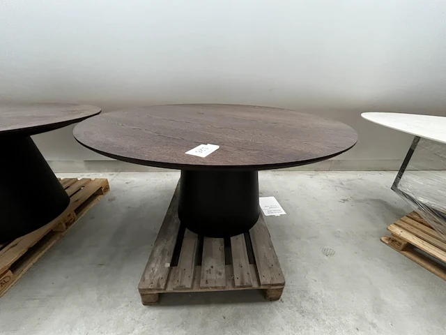 1 eettafel rond - afbeelding 1 van  3