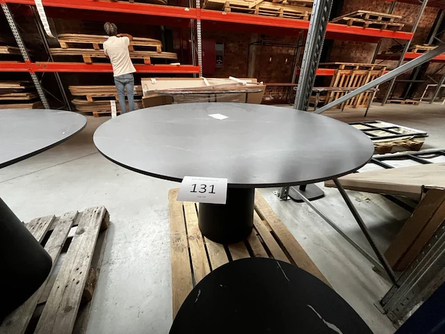 1 eettafel rond - afbeelding 1 van  3
