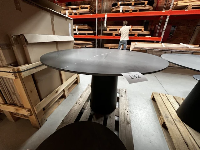 1 eettafel rond - afbeelding 1 van  3