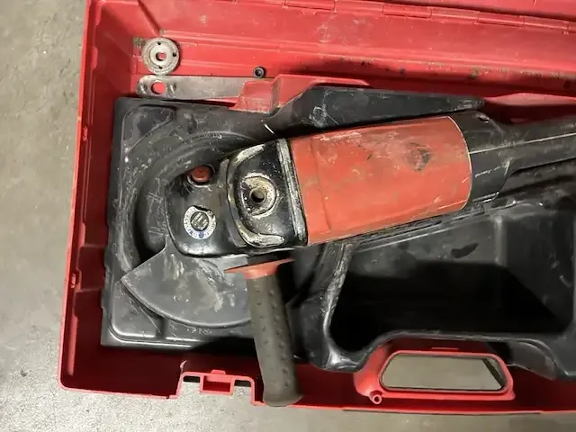 1 elektrische haakse slijper hilti dc 230-s - afbeelding 2 van  9