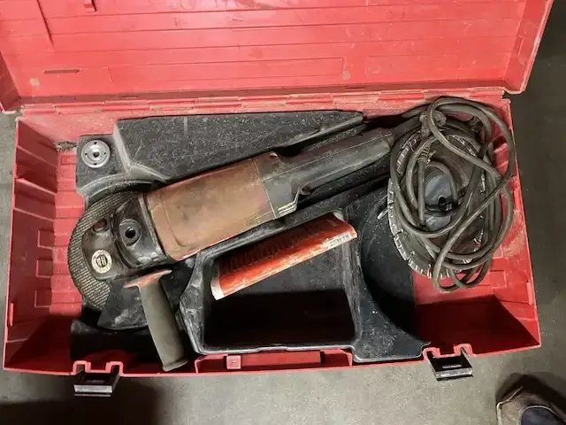 1 elektrische haakse slijper hilti dc 230-s - afbeelding 1 van  7