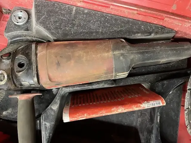 1 elektrische haakse slijper hilti dc 230-s - afbeelding 3 van  7