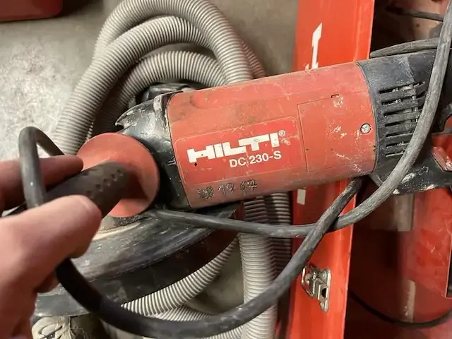 1 elektrische haakse slijper hilti dc 230-s - afbeelding 2 van  8