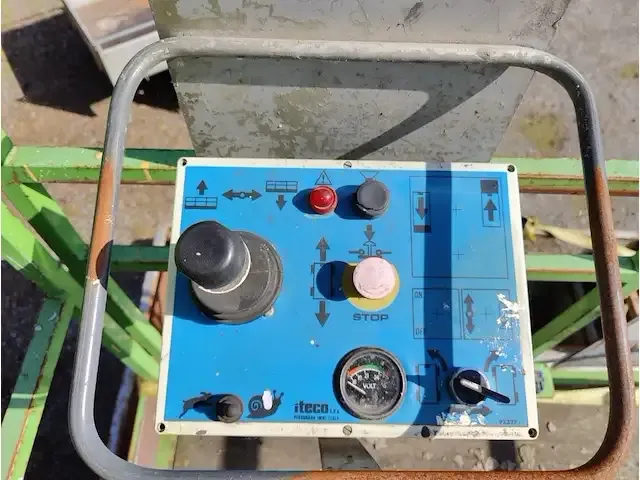 1 elektrische hoogtewerker iteco - afbeelding 5 van  20
